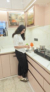 My niece had come over, and I saw her frothing coffee in a small coffee chopper. I was honestly quite surprised! She lives in a hostel and doesn’t have things like a beater or fancy equipment, so she said this is how they make coffee every day. It’s actually a brilliant idea for people who live away from home and still want to enjoy good coffee. The taste was incredibly creamy and frothy, and it gets ready in just a pinch of time—no need to whisk for hours. Honestly, it tasted even better than r