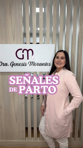 ✨ Señales reales de que el parto se está acercando ✨ (¡ojo! cada cuerpo es diferente 🤰🏻) . Si estás en las últimas semanas de embarazo, tu cuerpo puede empezar a darte algunas pistas 🧠💗: . 👶🏻 Sensación de que el bebé está más abajo 😮‍💨 Cambios en la respiración (respiras un poco mejor) 🤍 Aumento de flujo vaginal o salida del tapón mucoso ⏰ Contracciones irregulares que aparecen y desaparecen 💤 Más cansancio… o curiosamente ¡más energía! 🚽 Ganas frecuentes de ir al baño . Estas señales