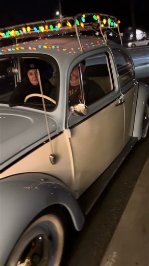 1966 VW Bug, Holiday Edition