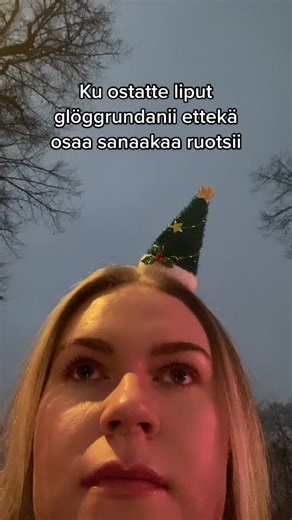 Traditional Swedish Drinking Song 'Helan Går' Performance at Glöggrundan 2022