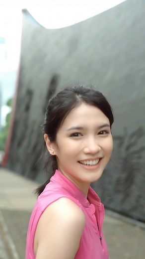 Diandra Agatha on Instagram: "Kalo lagi day-off, paling seneng lari pagi biar tetep refreshed! Biar wajahku tetep terlindungi dari dampak buruk sinar UV, aku pakai sunscreen Ultimate UV Duo nya @glowandlovely_id Kombinasi SPF 35 PA+++ dan serum Vitamin C nya oke banget untuk melindungi sekaligus mencerahkan wajah aku. Teksturnya ringan dan no white cast jadi enak banget buat dipake keringetan olahraga juga. Yuk cobain Sunscreen Glow & Lovely Ultimate UV Duo dan buktiin 2in1 benefitsnya! Blok Mat