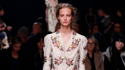 McQueen Spring 2016 Ready-to-Wear Collection