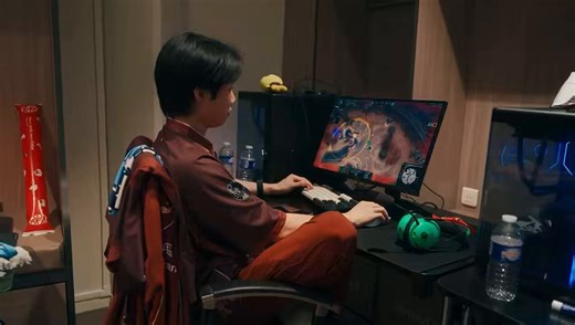 🦦 Oh my god Canna🦊 That is so OP!🦦 Canna, I’m gonna break my monitor 🦊 Bbreakyourmonitor?🦦 I’m gonna break my monitor🦦 Oh my goodness… 🤦‍♂️🦦 😐Please buy antiheal. Please!!🦊 But I don’t have money🦦 YOU JUST BOUGHT 4K ITEMS what do you mean you don’t have money?!+
