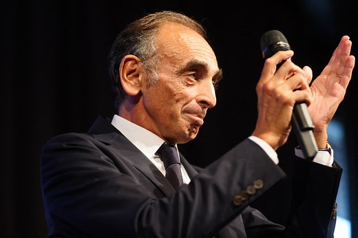 «Il faut arrêter l'immigration illégale et légale», lance Eric Zemmour depuis Lille