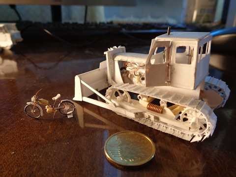 paper model of a bulldozer in a 1-72