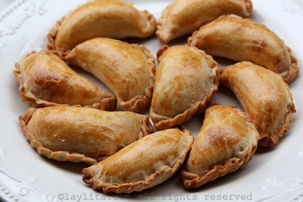How to make empanada dough for baking - Laylita.com