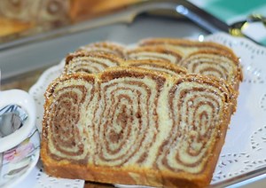 Povitica: Tradicionalni recept starinske poslastice sa orasima VIDEO