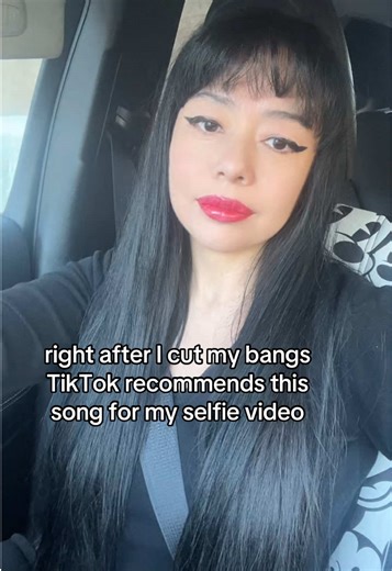 Selena bangs! Love Selena, Our Latin queen! 🖤 #selenaquintanilla #haircut #latina #bangs #fotosyrecuerdos