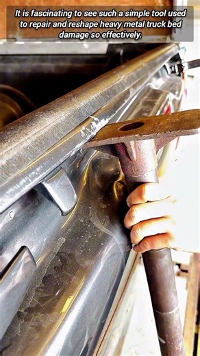 Using A Simple Tool To Straighten Damaged Truck Beds