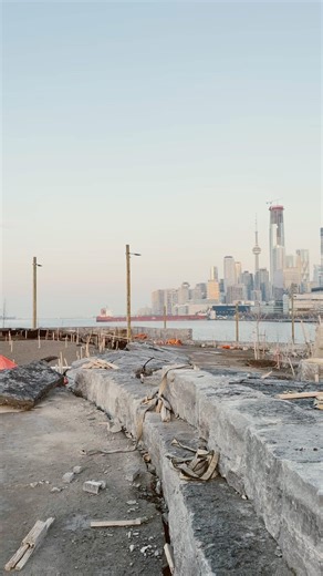 HUGE SHIP CRASH! 🚢 Massive Cargo Ship hits Sugar Terminal in Toronto!