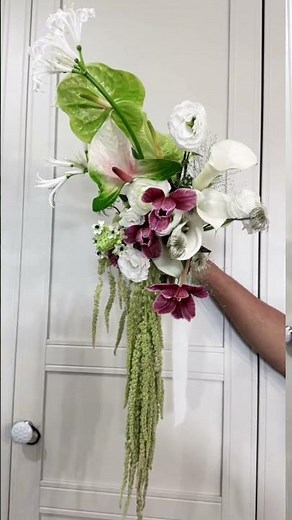 Elegant & Modern Bridal Bouquets | sweet.as.cosmos Signature Styles