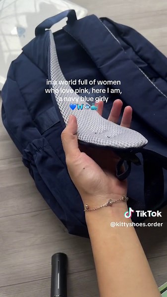 Navy Blue: A Stunning Color for Stylish Backpacks