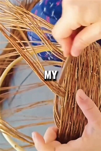 Olaf just wandering off at Disneyland Parisat the New World of Frozen coming nextMarch! Beyond cute #disnevland #WorldOfFrozen #frozen #disneyadventureworld #disnevlandparis