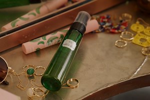 Pollution, heat and dirt taking a toll on your skin? Meet our high-performance bouncy jelly mist. Spritz this on before or after makeup to help protect skin from the effects of environmental aggressors, including indoor and outdoor pollution.​ 💦 24 hr moisture with instant fresh feeling​ 🥰 Keeps skin supple and toned​ 🌼 Enriched with edelweiss stem cells​ ​Get up to 50% off: In-store, http://bit.ly/TBS-FB, call on 91-7042004412 or WhatsApp on 91-8826100843​ #TheBodyShopIndia #TBSInd #FallingF