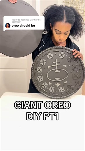 Part 1 of this giant #oreo #cookie #DIY to add to my #cookiewall ! #giantfood #giantcookies #foodart #dopaminedecor #giantprops #artsandcrafts #waverlyvienna | WaverlyVienna8
