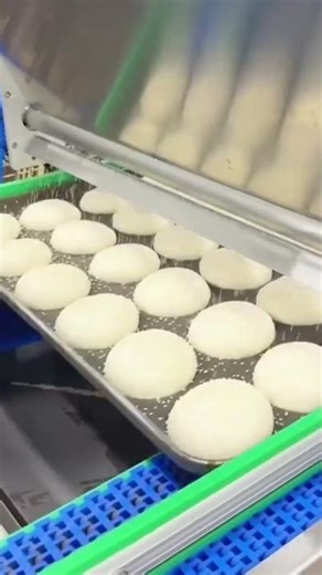 the bread making process in so many factories#food