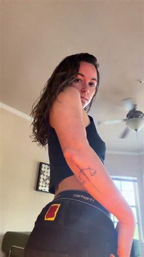 I always feel most feminine in men’s clothing 😌