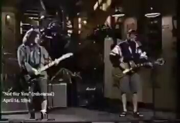 32 years ago was an intense week for Pearl Jam. Still reeling from Kurt's death, PJ rehearsed for their upcoming SNL on this date. At the peak of their popularity, they opened with this unreleased new song. It rules! #tfh"Not For You," April 14, 1994: https://t.co/2C2beiuUwk