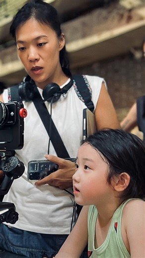 Go behind the scenes of LEFT-HANDED GIRL as director Shih-Ching Tsou and stars Shih-Yuan Ma and Nina Ye break down a pivotal scene, shot by shot. For your consideration - Best International Feature Film. Watch now on Netflix. | Netflix