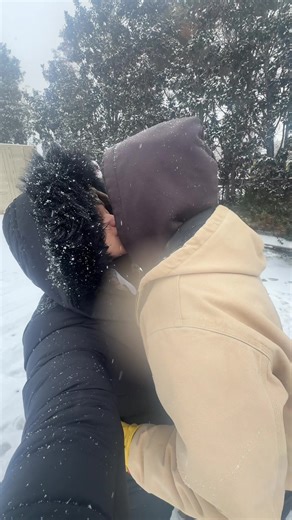 our first snow!!! ❄️ 🤍