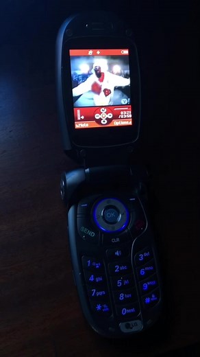 Fresh off of Myspace #souljaboytellem #souljaboy #crankthatsouljaboy #2000s #00s #2007 #lgflipphones #flipphone #vcast #verizon #y2k #myspace #limewire #ringtone #2000sphone