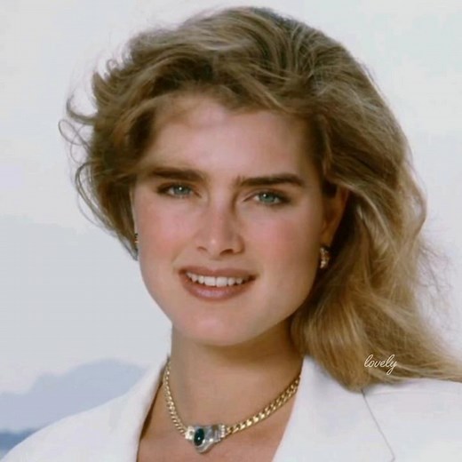 #BrookeShields 💛 #80s #90s #beauty #blonde #acting #movie #woman #netflix