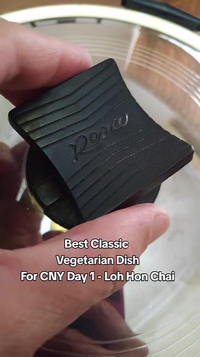 CHOR 1 - Chinese New Year Day 1 . Celebrating The First Day Of Chinese New Year Vegetarian-Style With Buddha’s Delight "Loh Hon Chai" . Embrace the Year of the Dragon with the best classic vegetarian dish, Loh Hon Chai (Braised Vegetables). A Flavourful And Auspicious Start To The New Year! 🐉🥢 . . #FollowMeToEatLa #CNY #CNY2024 #CNYTraditions #VegetarianDelight | Follow Me To Eat La - Malaysian Food Blog