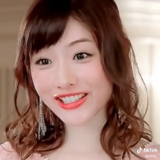 石原 (@zlxyo_) - 石原さとみの魅力と冬のスタイル