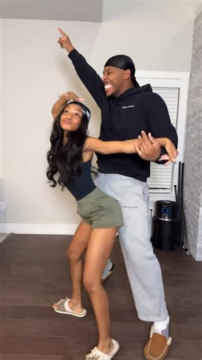 Niyah Wanya on Instagram: "We need to start dancing more😂 + + + + + + + + + #niyahwanya #explorepage #couplegoals #blacklove #explore #gymcouple #gym #explorepage✨ #blackcouples #couple"