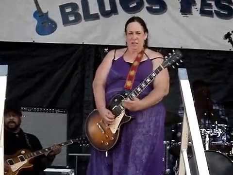 Joanna Connor / Video By Sodafixer / North Atlantic Blues fest 2014 / Awesome Slide!