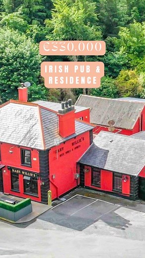 Talk about a flex purchase! Mary Willie’s is on the market — a former pub, hostelry, and legendary crossroads roadhouse — ready for its next chapter. Think: Character-packed private home, Boutique guesthouse or creative retreat, A rural residence with serious storytelling charm. Set on ~2 acres, the property features a traditional pub with living quarters above, private parking, three paddocks, and a collection of old sheds and outbuildings, ideal for storage, workshops, or studio space. Local l