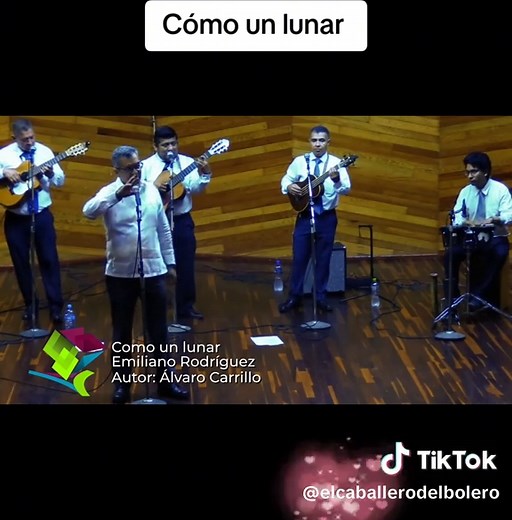 Cómo un lunar: El Bolero de Álvaro Carrillo