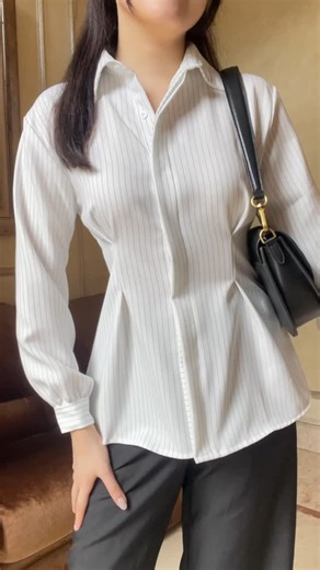 LAVEE APPAREL on Instagram: "alba top in white 🤍🦢 . . . . . . . . . . . . #lavee #laveeapparel #kemeja #ootd #fitcheck #ootdkerja #ootdngantor #pinstripe #matchingset #fittedtop #kemejapinstripe"