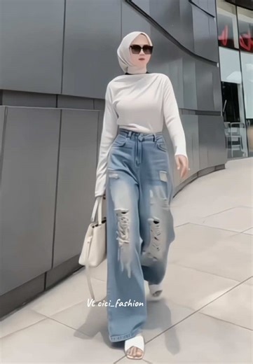Join Cici for a Live Trending Fashion Session!