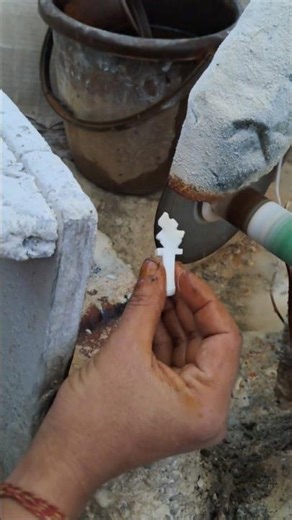 Precision Mastery: Shaping Conch Shell Scrap into Fine Art