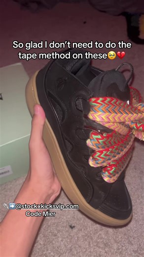 Tape-Free Shoe Method from StockX