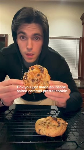 Delicious Caramel Pretzel Cookie Recipe