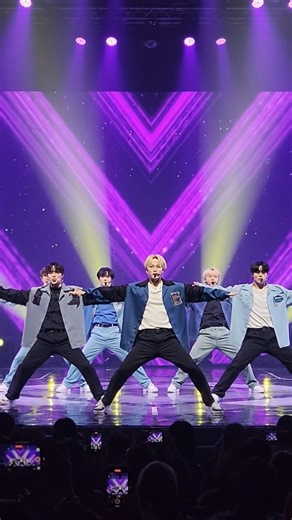 BTS live concert dance performance 😻🫰 #btsarmy #bts #btsmember #btsshorts #btsedit #jungkook #jin