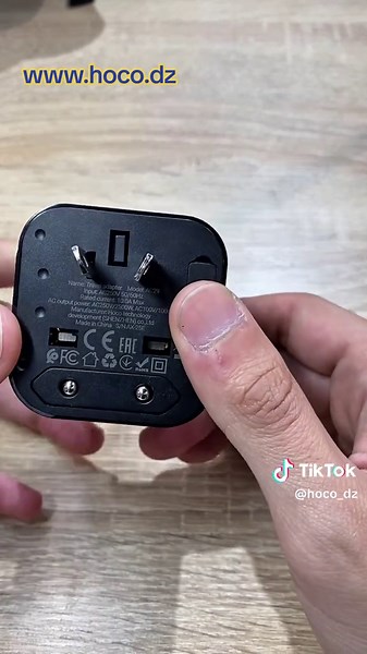 HOCO AC29 – Changeur de prise universel pour voyageurs