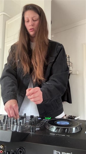 Best Techno Music Mix to Fall in Love