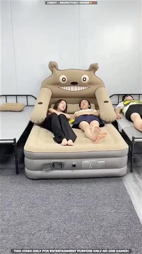 🛏️😍 Unbelievable Air Bed! Just Press a Button & Sleep Smart 🤩😱 _ Viral HomeGadget #shorts