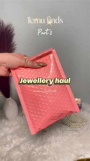 𝓡𝓪𝓫𝔃𝓮𝓮 ✨ on Instagram: "Jewellery haul x Temu ✨🎀 Links in story & highlights✨ [jewellery haul , temu haul , temu finds , affordable jewellery, imported jewellery, jewellery lover , bow earrings, gold earrings, stylish earrings] #jewellery #temu #temujewerly #stylishjewellery #girlyearrings"