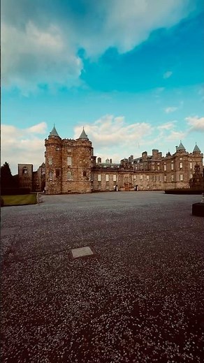 Inside Scotland’s Royal Secret | Holyrood Palace & Abbey Strand ✨🇬🇧 #Edinburgh #Shorts