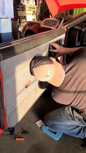 3rd gen F-body Camaro/Firebird/Trans Am door panel R&R