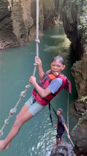 Tarzan swing goes viral in BATULUMPANG Pangandaran #batulumpang_adventure