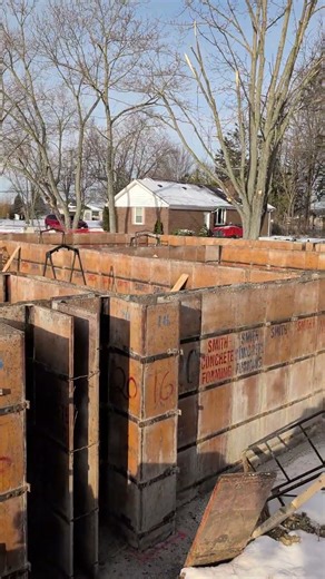 triplex construction wall forming proces#tripleh #building #construction #constructioncanada #new