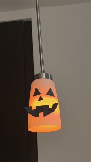 Grandma's light bulb hack Halloween pumpkin lights This original video was produced by Network Media, LLC and Zore & Tomek | Life According to Us