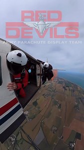The Duke of Yorks Royal military School Grand day 2025 🇬🇧 . The team parachuted into the prestigious school overlooking the cliffs of Dover. A great event for the 2000 students, friends and families watching. #armyjobs #armedforces #armyengagement #armysports #adventure #goldenknights #uk #usa #military #paras #skydive #adventure #adrenaline #throwback #parachuteregiment #army #armyreddevils #reddevils #reddevilsparachuteteam #armybethebest #bethebest #parachutejump #Parachute #skydivers #redd