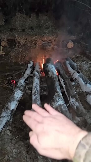 Making a long-lasting fire with little maintenance called the Siberian Log Fire-002 | Connie McCall