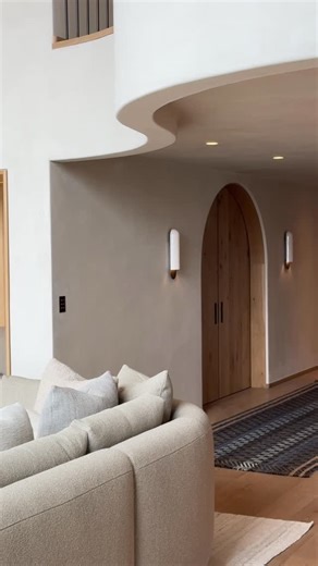 Kamp Studios on Instagram: "Our matte plaster, natural light, and the Malibu shoreline; an open invitation to relax. 💌☀️🌊 #PlasterPerfection #PlasterOverEverything"